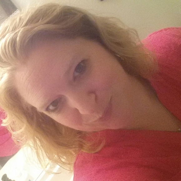 Meet your Posher, Beth - Picture 5 of 8